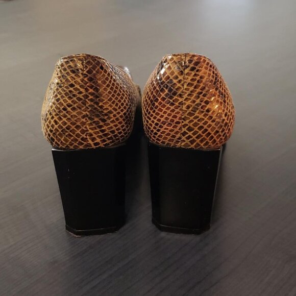 Stuart Weitzman animal print snake leather low heel shoes - Picture 5 of 11